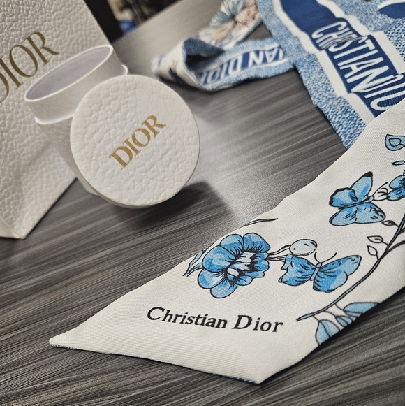 NEW Dior Blue & White Floral Neck/ Bag Scarf - CD Parfume Line - Picture 4 of 7